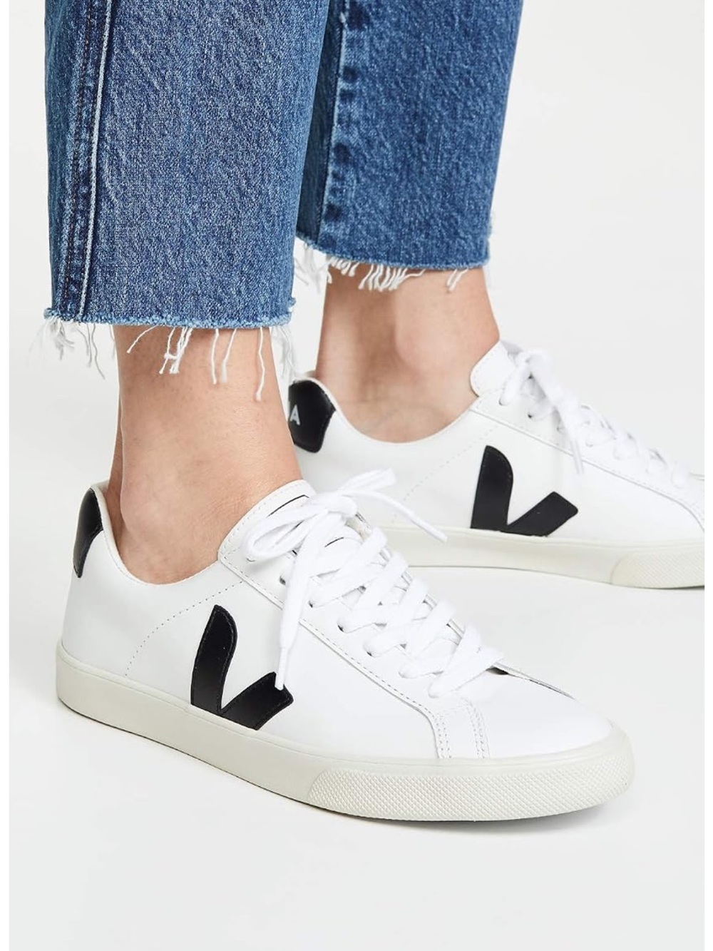 Veja Women Esplar Sneakers Extra White
Casual - Size 7